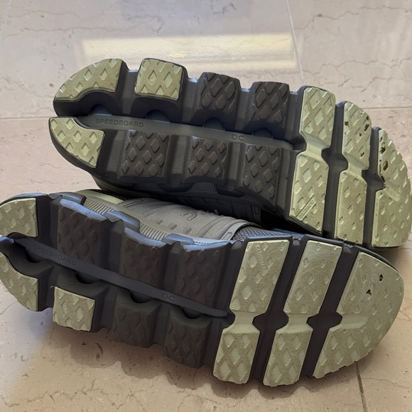 Gray On Clouds - Picture 3 of 3